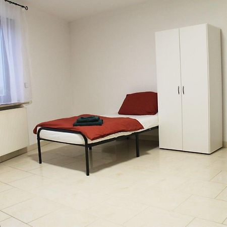 Spacious Apartment In Industrial Area ลุดวิกสบูร์ก ภายนอก รูปภาพ