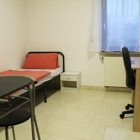 Spacious Apartment In Industrial Area ลุดวิกสบูร์ก ภายนอก รูปภาพ