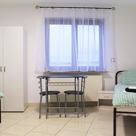 Spacious Apartment In Industrial Area ลุดวิกสบูร์ก ภายนอก รูปภาพ
