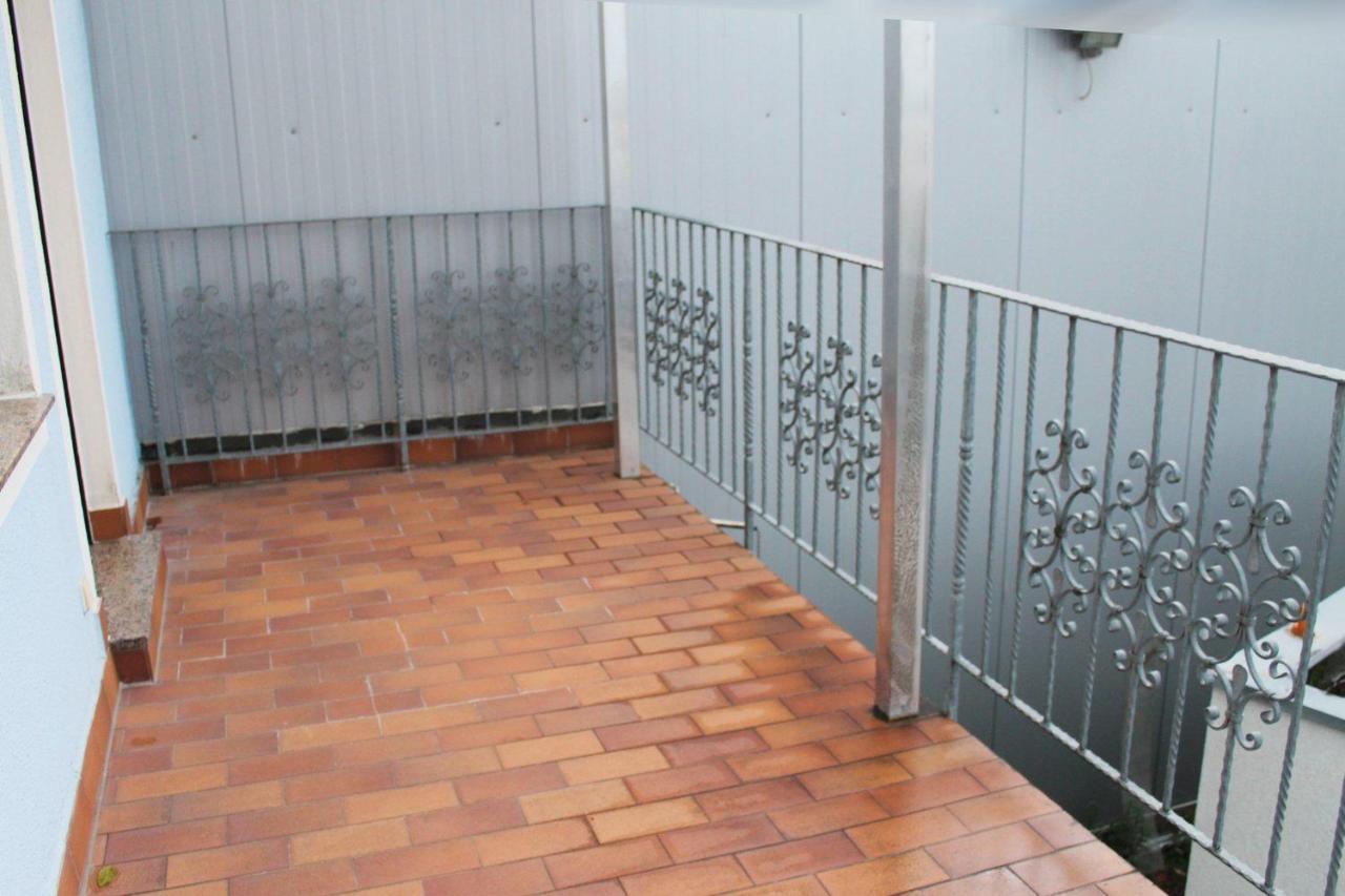 Spacious Apartment In Industrial Area ลุดวิกสบูร์ก ภายนอก รูปภาพ