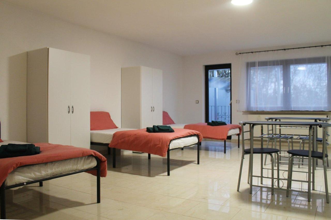 Spacious Apartment In Industrial Area ลุดวิกสบูร์ก ภายนอก รูปภาพ