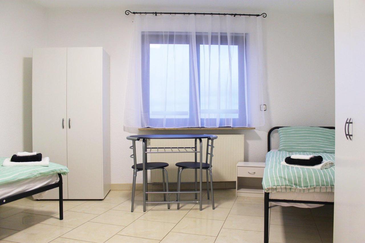Spacious Apartment In Industrial Area ลุดวิกสบูร์ก ภายนอก รูปภาพ