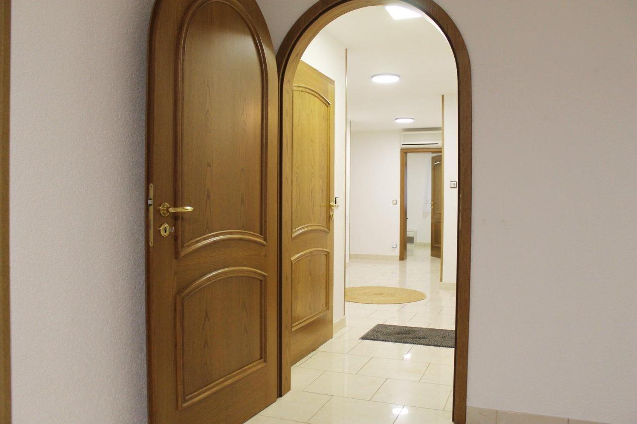 Spacious Apartment In Industrial Area ลุดวิกสบูร์ก ภายนอก รูปภาพ